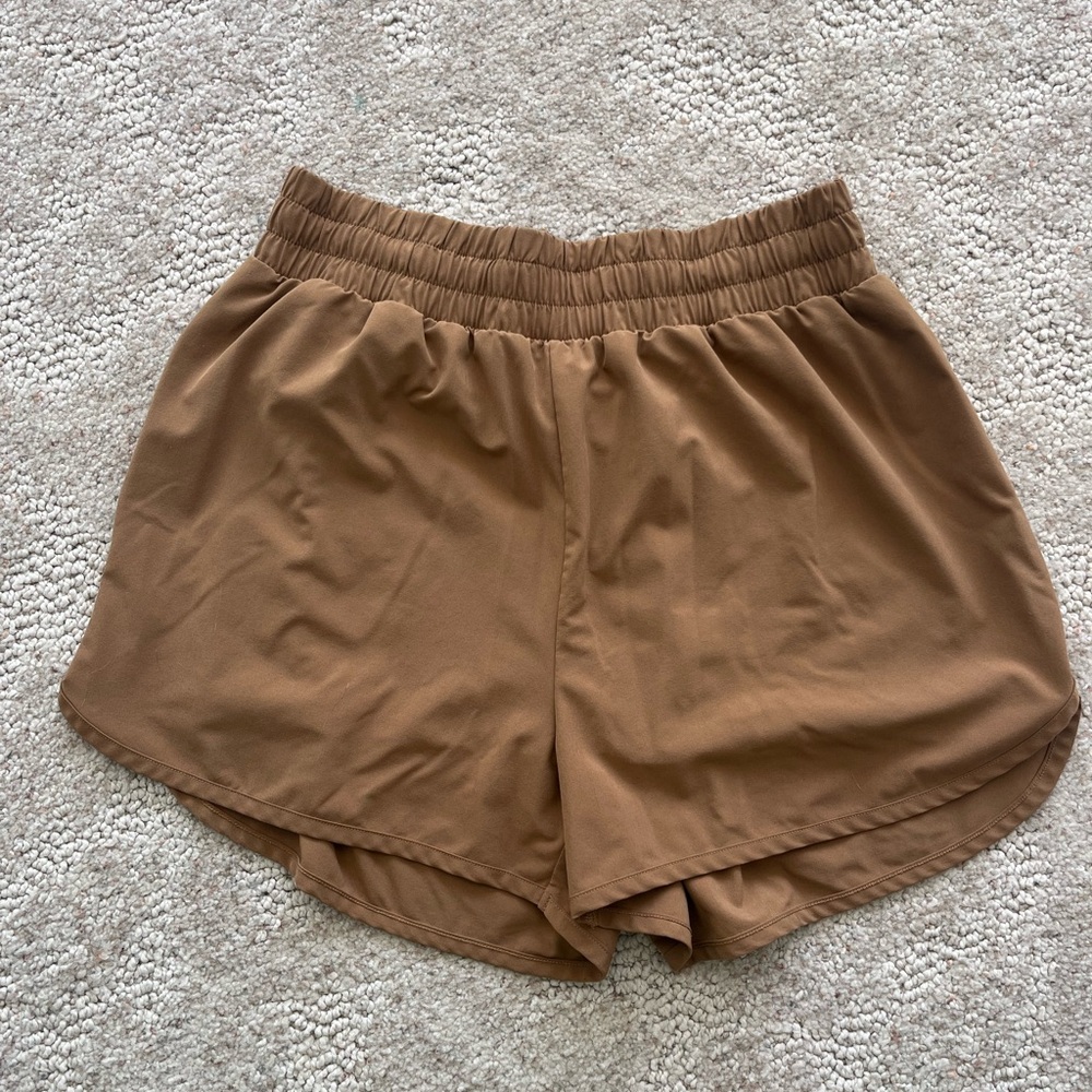 Beyond Yoga In Stride Lined Shorts- Toffee